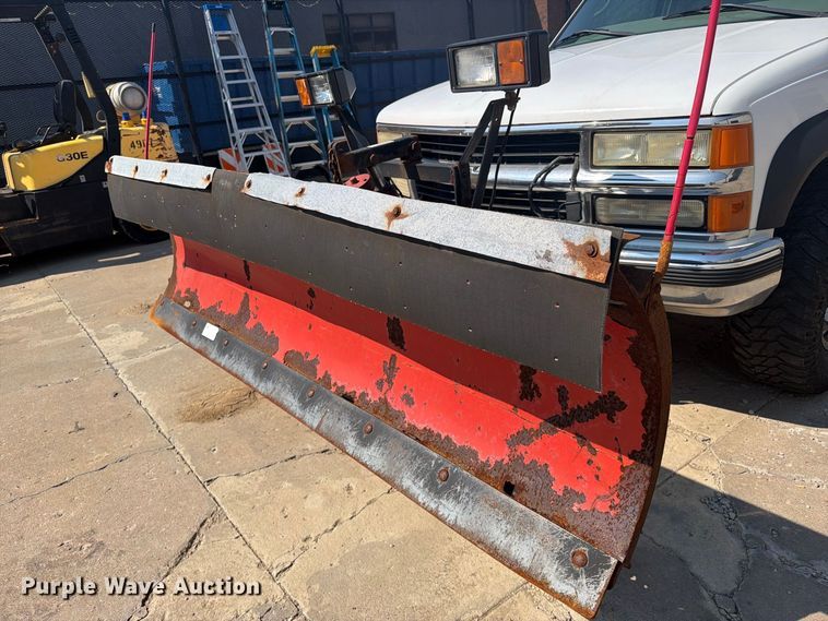 image for item FI0429 2000 Chevrolet K2500 pickup truck