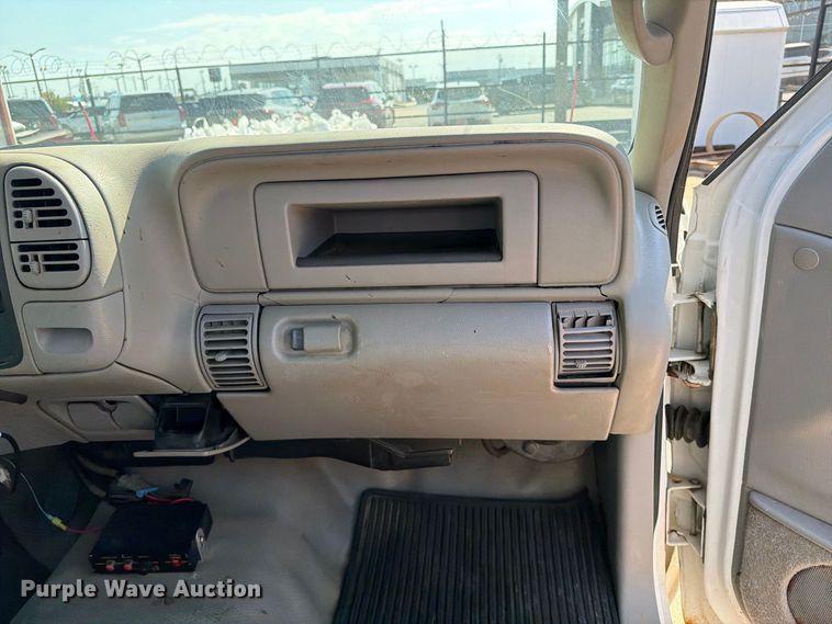 image for item FI0429 2000 Chevrolet K2500 pickup truck