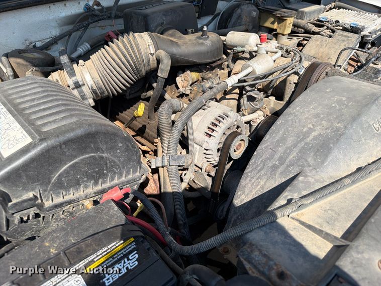 image for item FI0429 2000 Chevrolet K2500 pickup truck