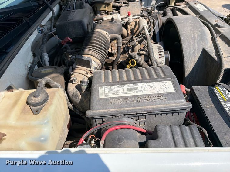 image for item FI0429 2000 Chevrolet K2500 pickup truck
