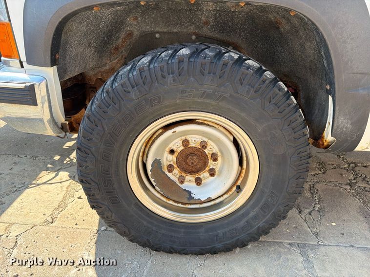 image for item FI0429 2000 Chevrolet K2500 pickup truck