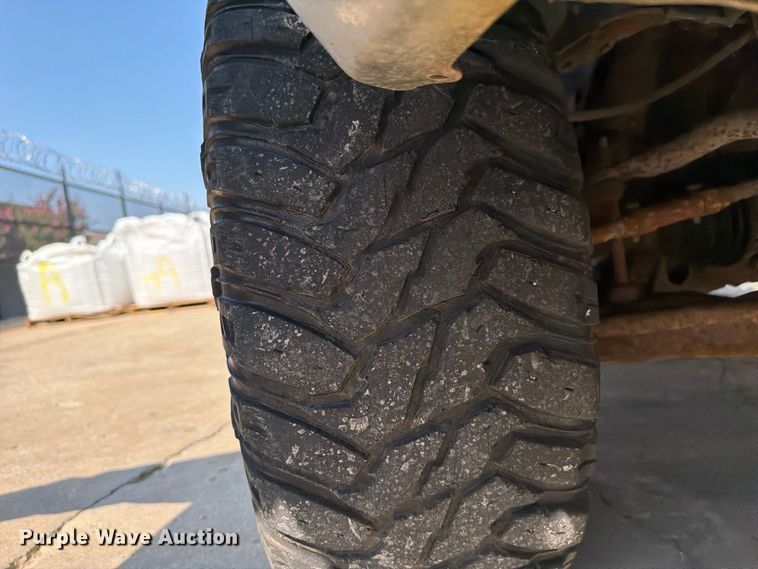 image for item FI0429 2000 Chevrolet K2500 pickup truck