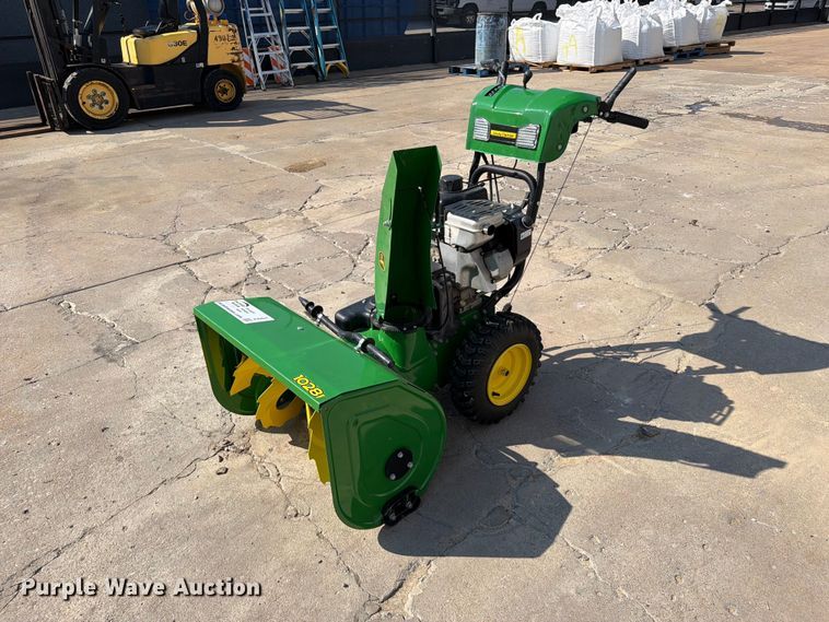John Deere 1028E snow blower