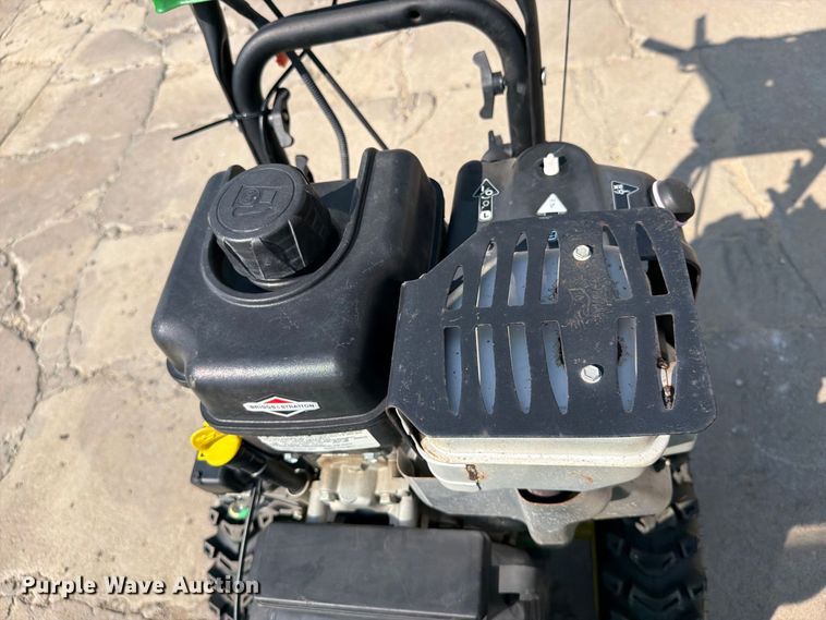 image for item FI0431 John Deere 1028E snow blower