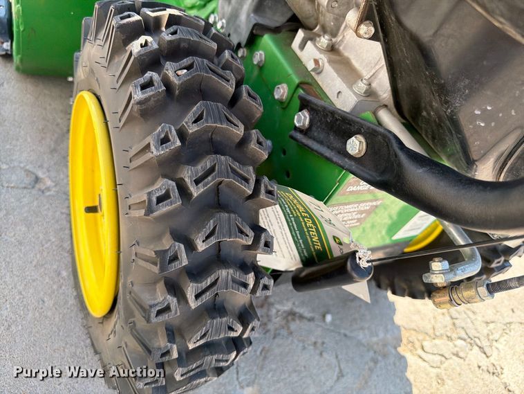 image for item FI0431 John Deere 1028E snow blower