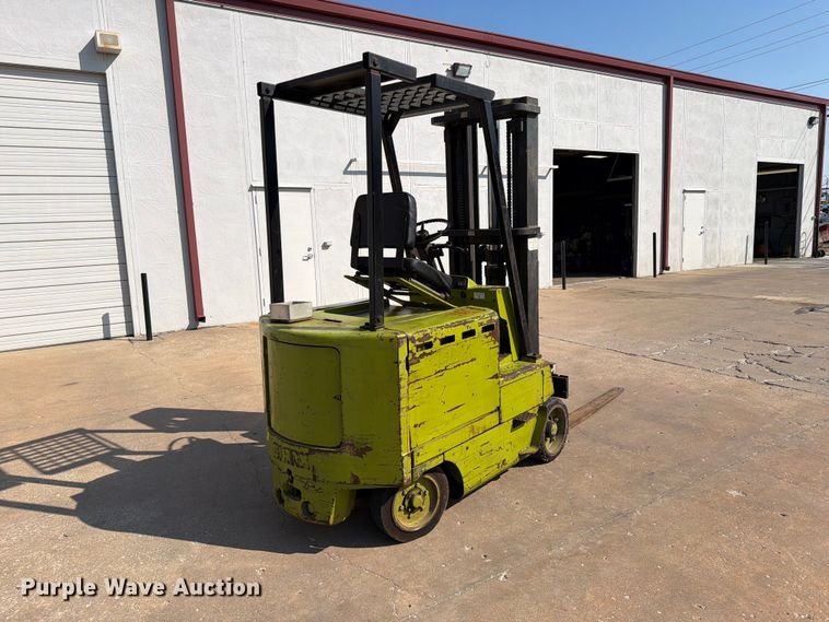 image for item FI0433 Clark EC 500 50 forklift