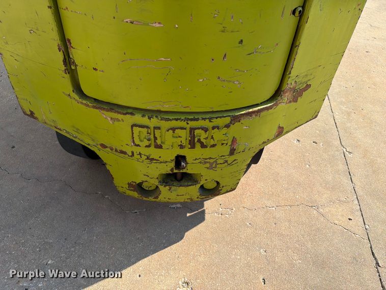 image for item FI0433 Clark EC 500 50 forklift