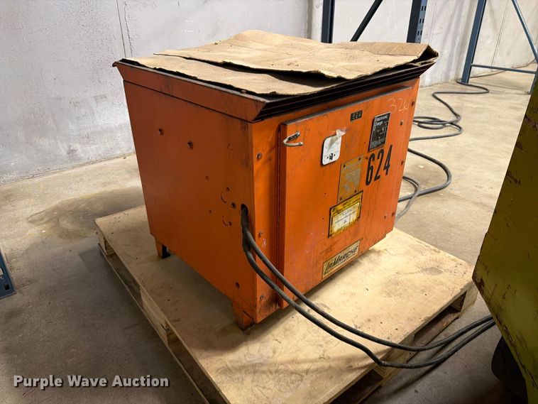 image for item FI0433 Clark EC 500 50 forklift