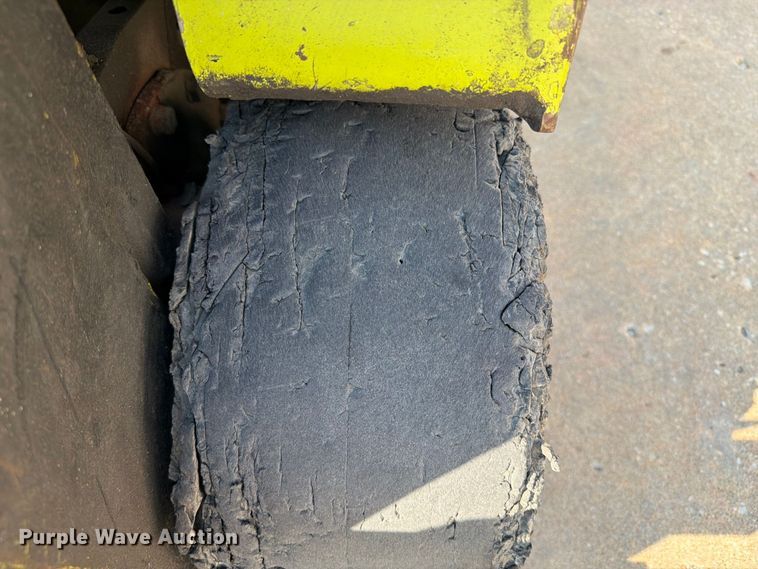 image for item FI0433 Clark EC 500 50 forklift