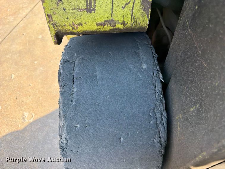 image for item FI0433 Clark EC 500 50 forklift