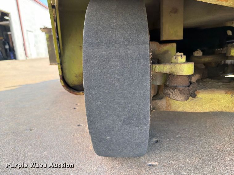 image for item FI0433 Clark EC 500 50 forklift