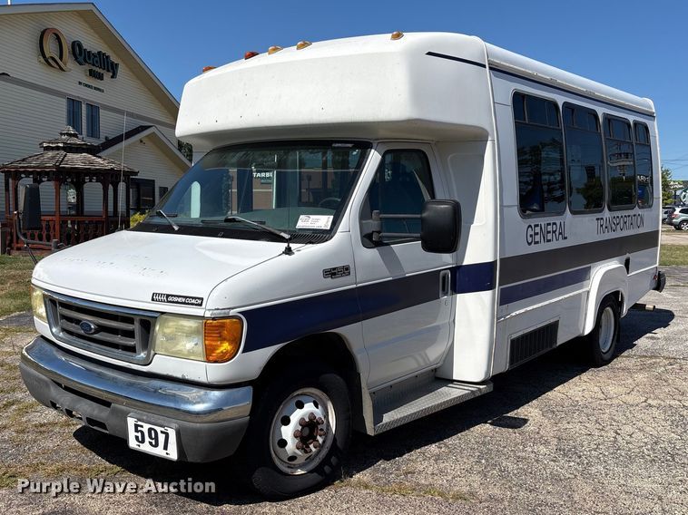 image for item FK2150 2005 Ford E450 shuttle bus