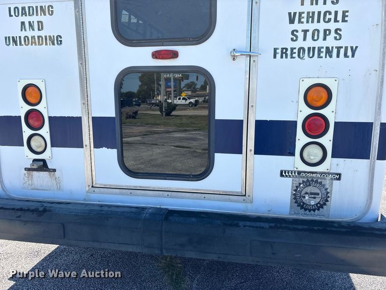 image for item FK2150 2005 Ford E450 shuttle bus