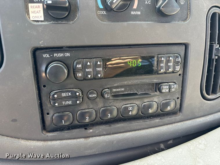 image for item FK2150 2005 Ford E450 shuttle bus
