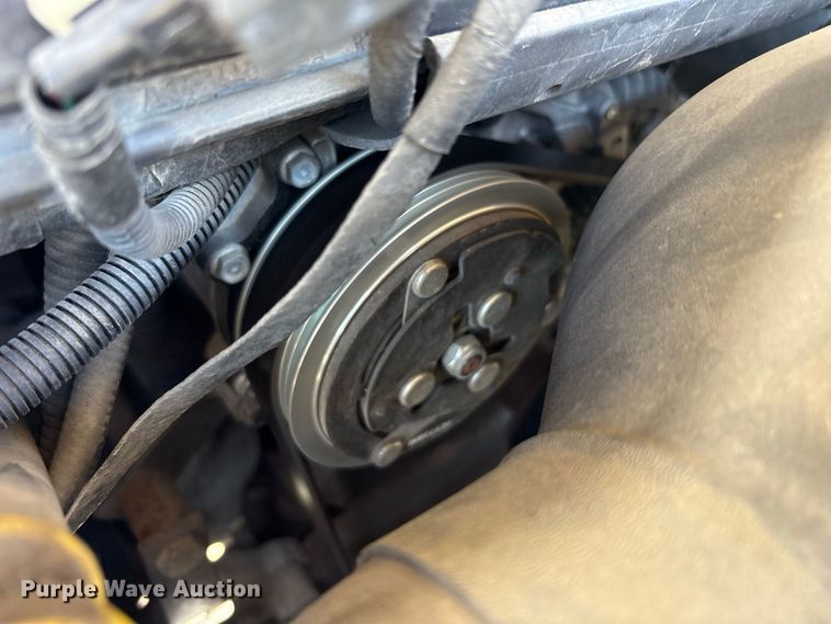 image for item FK2150 2005 Ford E450 shuttle bus