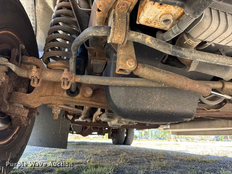 image for item FK2150 2005 Ford E450 shuttle bus