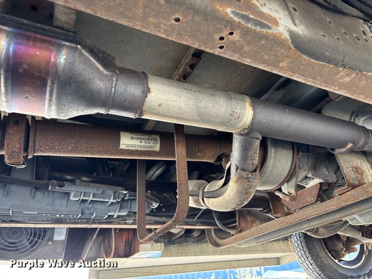 image for item FK2150 2005 Ford E450 shuttle bus