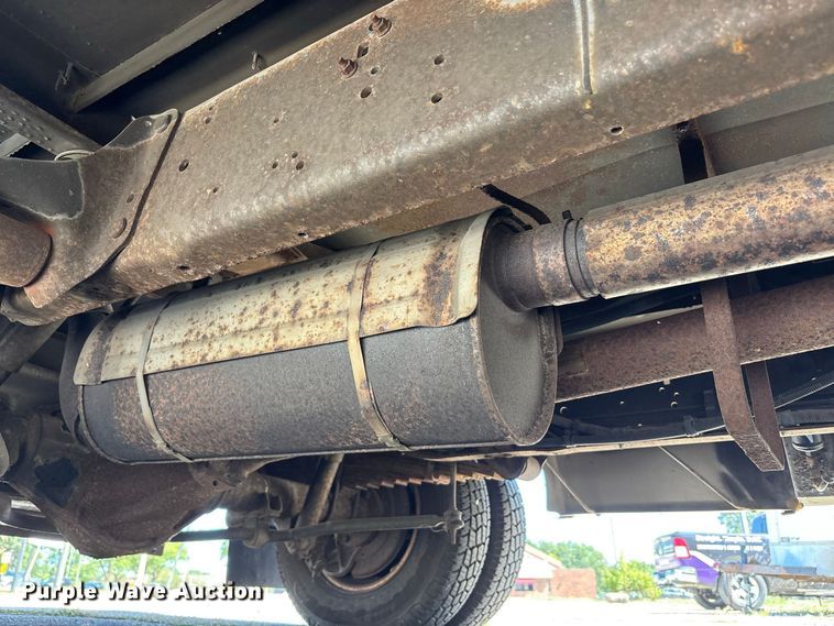 image for item FK2150 2005 Ford E450 shuttle bus
