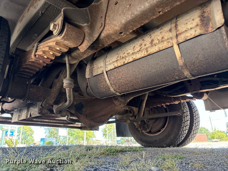 image for item FK2150 2005 Ford E450 shuttle bus