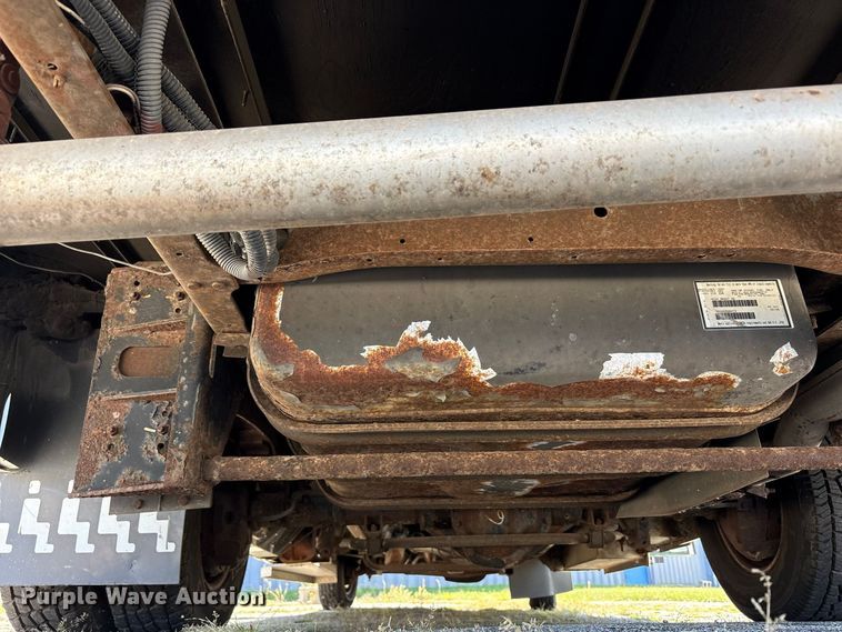 image for item FK2150 2005 Ford E450 shuttle bus