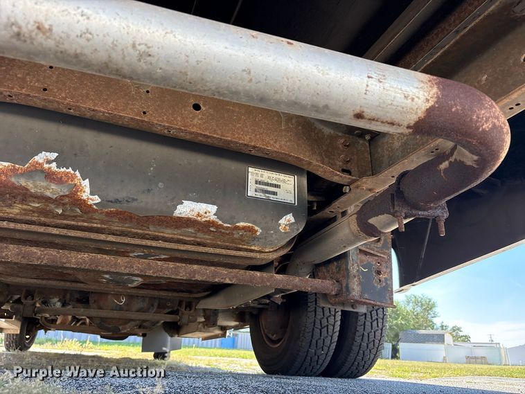 image for item FK2150 2005 Ford E450 shuttle bus