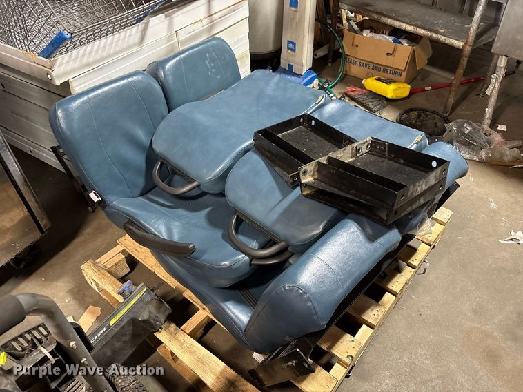image for item FK2150 2005 Ford E450 shuttle bus