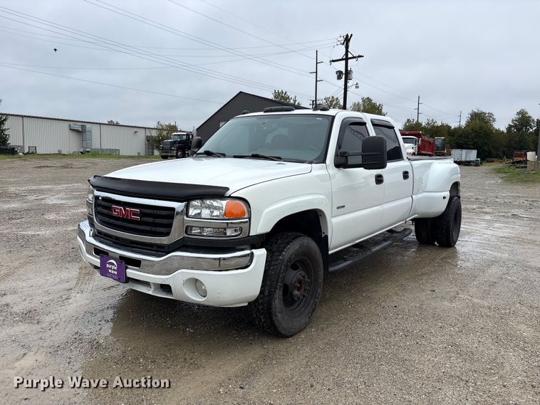 image for item FK2154 2007 GMC Sierra 3500 Crew Cab pickup truck