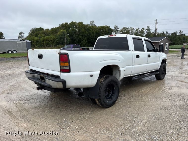 image for item FK2154 2007 GMC Sierra 3500 Crew Cab pickup truck