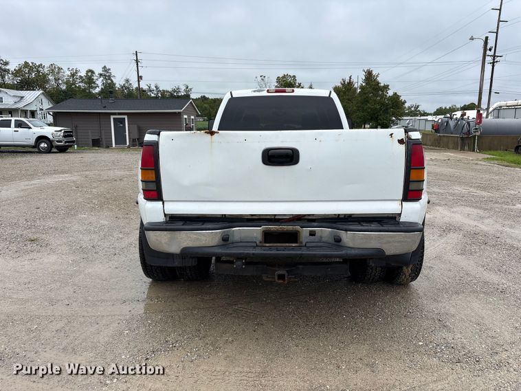 image for item FK2154 2007 GMC Sierra 3500 Crew Cab pickup truck