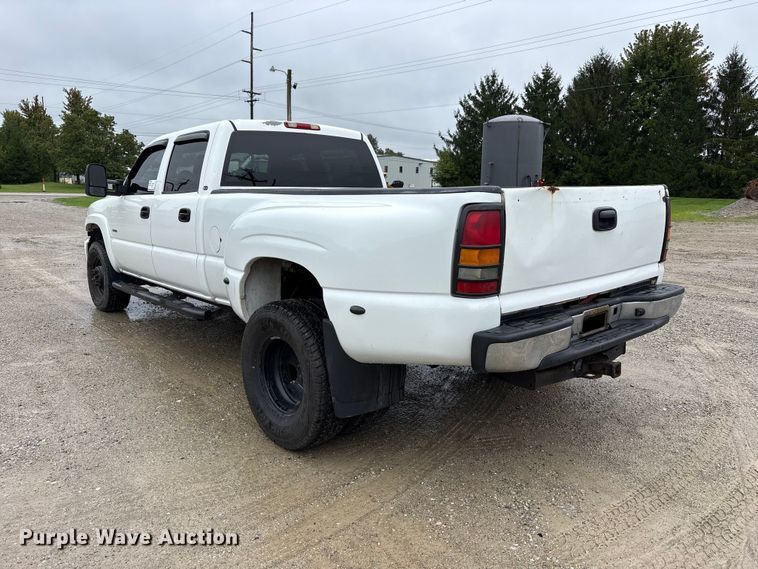 image for item FK2154 2007 GMC Sierra 3500 Crew Cab pickup truck