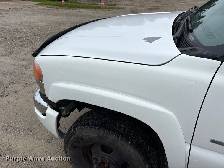 image for item FK2154 2007 GMC Sierra 3500 Crew Cab pickup truck
