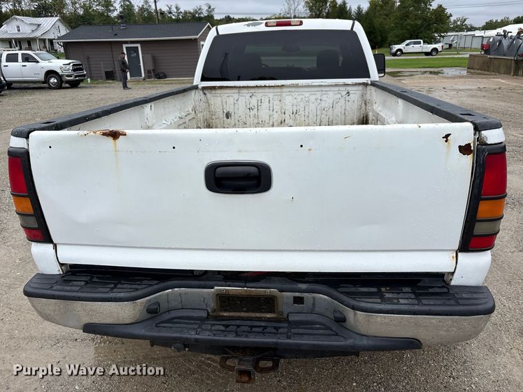 image for item FK2154 2007 GMC Sierra 3500 Crew Cab pickup truck