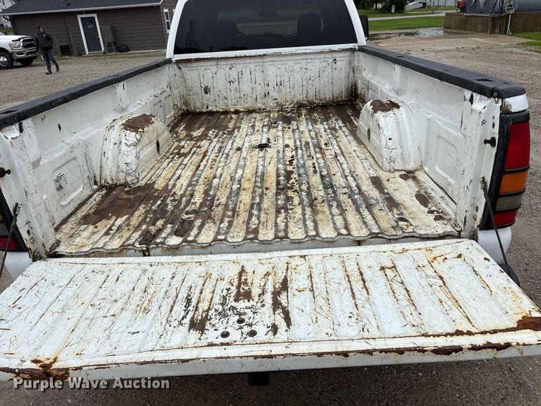 image for item FK2154 2007 GMC Sierra 3500 Crew Cab pickup truck