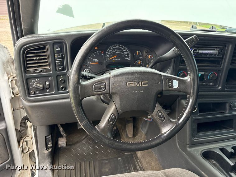 image for item FK2154 2007 GMC Sierra 3500 Crew Cab pickup truck