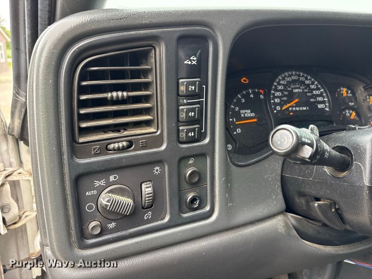 image for item FK2154 2007 GMC Sierra 3500 Crew Cab pickup truck