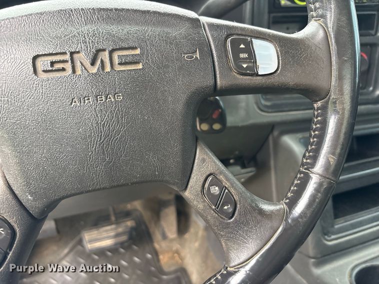 image for item FK2154 2007 GMC Sierra 3500 Crew Cab pickup truck