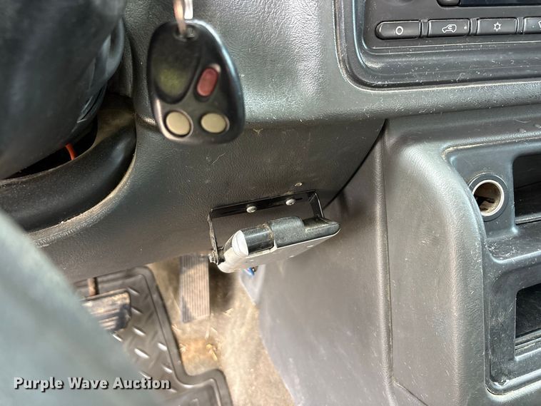 image for item FK2154 2007 GMC Sierra 3500 Crew Cab pickup truck