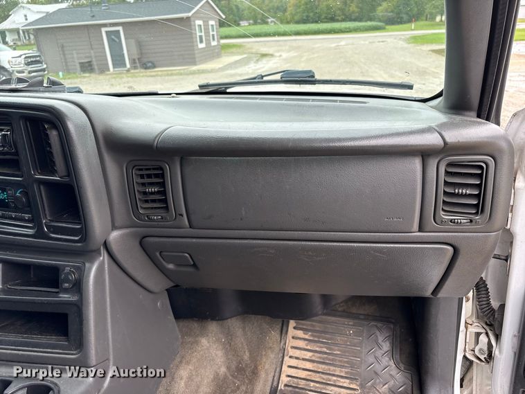 image for item FK2154 2007 GMC Sierra 3500 Crew Cab pickup truck