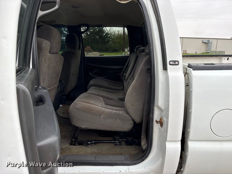 image for item FK2154 2007 GMC Sierra 3500 Crew Cab pickup truck