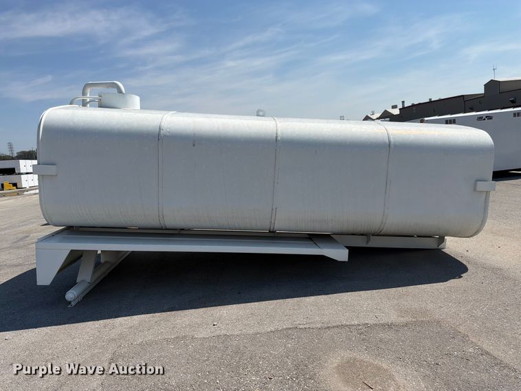 image for item FK3432 truck water tank bed