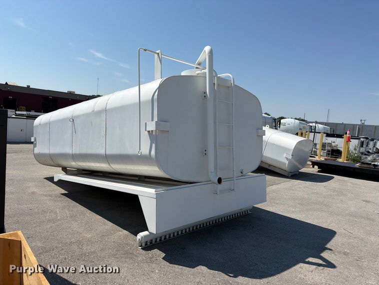 image for item FK3432 truck water tank bed