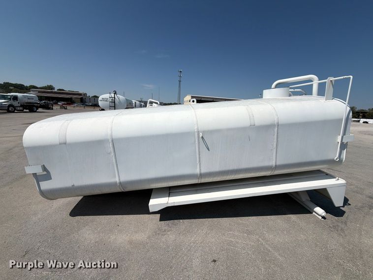 image for item FK3432 truck water tank bed