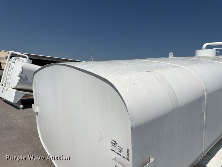 image for item FK3432 truck water tank bed