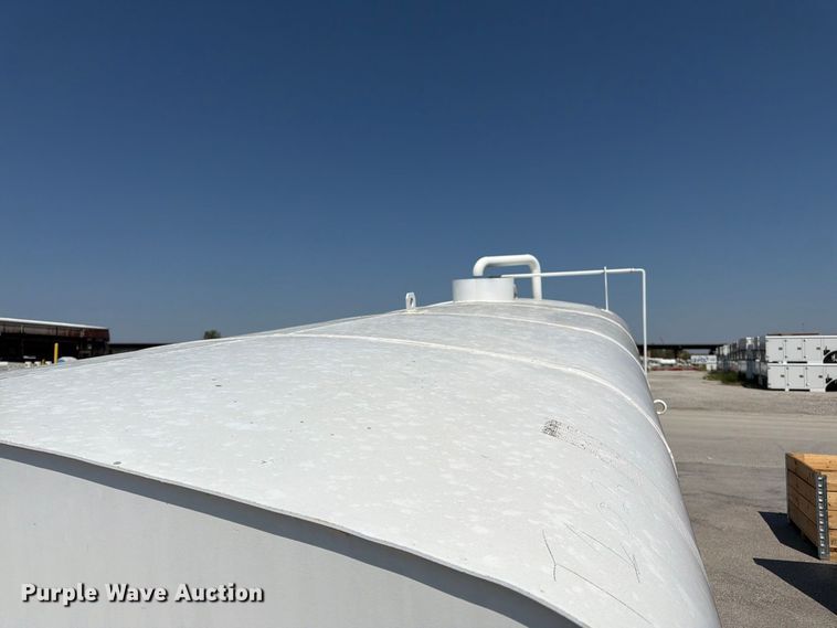 image for item FK3432 truck water tank bed