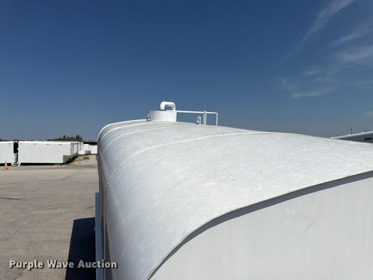 image for item FK3432 truck water tank bed