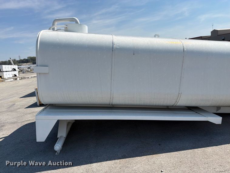 image for item FK3432 truck water tank bed