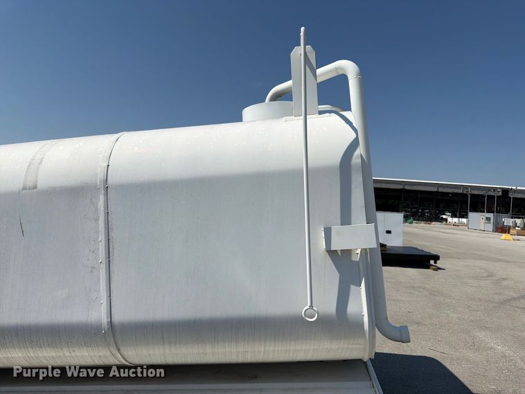 image for item FK3432 truck water tank bed
