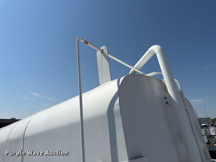 image for item FK3432 truck water tank bed