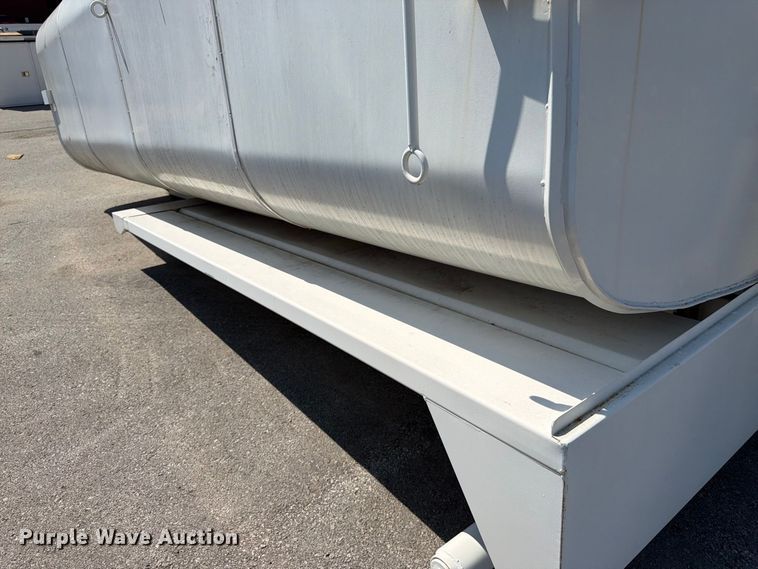 image for item FK3432 truck water tank bed