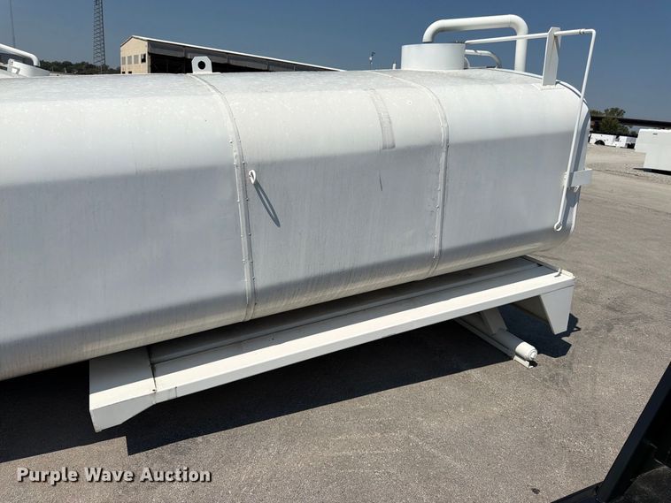 image for item FK3432 truck water tank bed